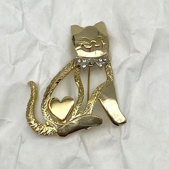 Vintage Ultra Craft Brooch Pin Cat Brushed Gold Tone Open Bow‎ tie Heart Signed - Picture 1 of 8